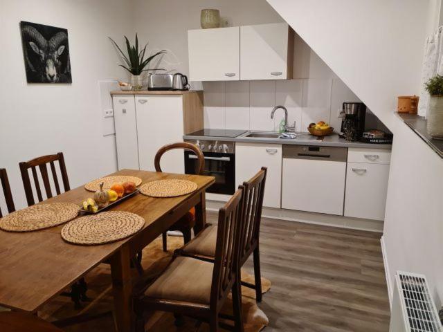 Pilgrims "Rosalie" Grosse Fewo Mit 3 Schlafzimmern, 1Bad, 2 Wc, Balkon, Fast Internet Brilon Luaran gambar