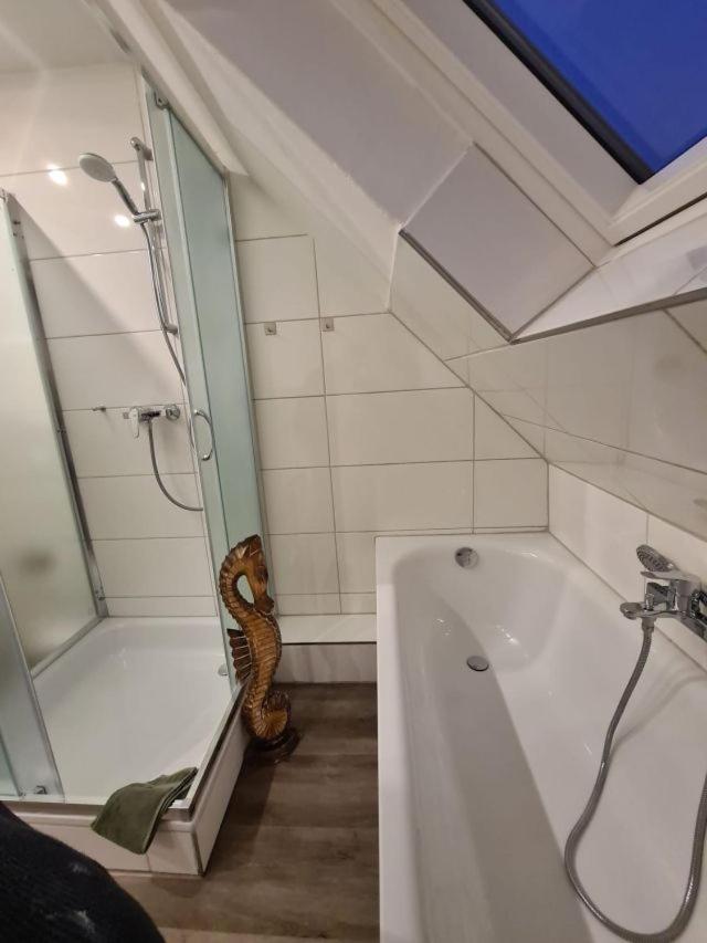 Pilgrims "Rosalie" Grosse Fewo Mit 3 Schlafzimmern, 1Bad, 2 Wc, Balkon, Fast Internet Brilon Luaran gambar